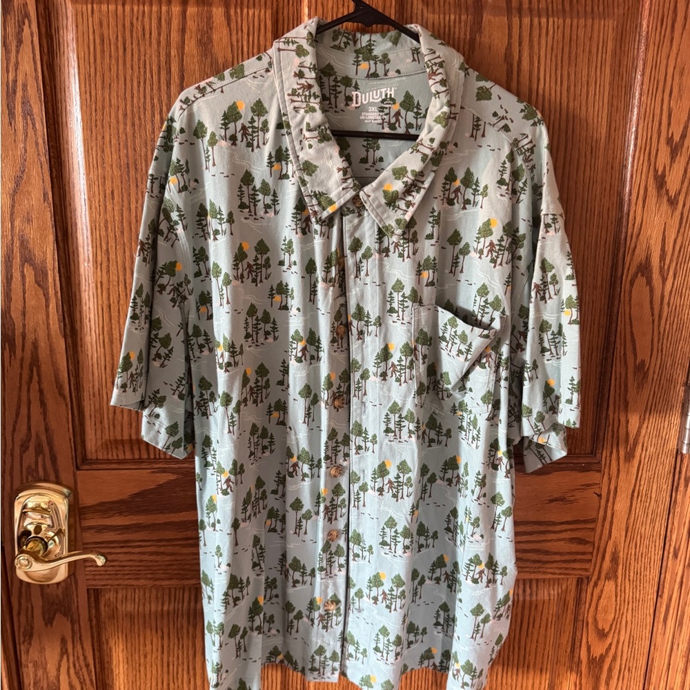 Duluth Trading Co Men's Green Tree Print Shirt